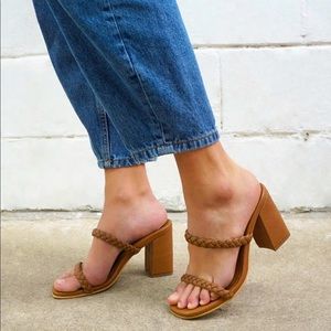 NWT KAANAS brown braided leather sandals, size 40 (US10).